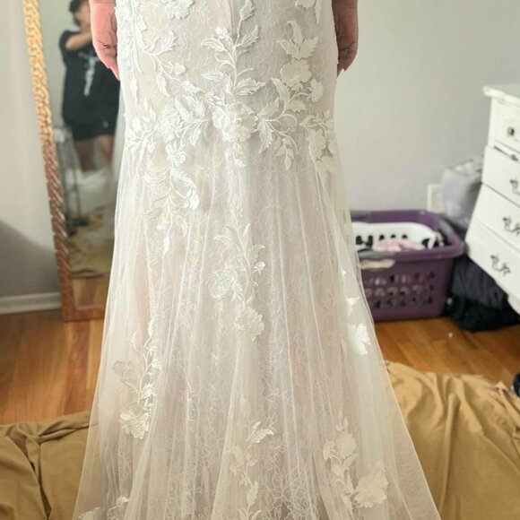 Melissa Sweet 3D Beaded Floral Wedding Dress - Picture 5 of 12